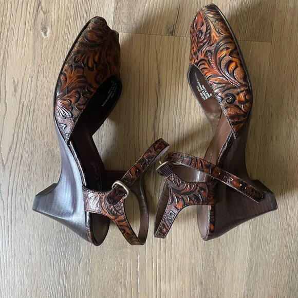 Coldwater Creek Tooled Leather Wedge Sandals 7M Brown Ankle Strap Peep Toe! - Picture 6 of 9